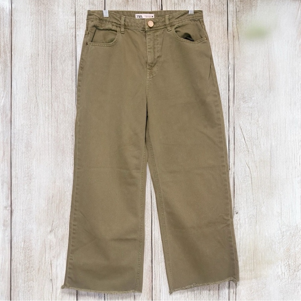 ZARA High-Waisted Wide-Leg Jeans – Olive Green with Raw Hem